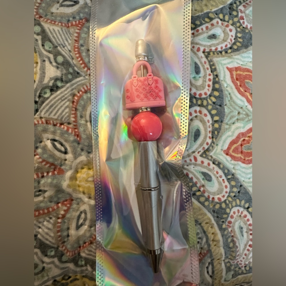 Customize pen done by my 13 year old for her school field trip this year to Wash